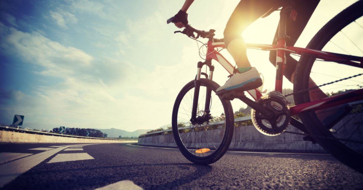 Đạp xe đạp là bài tập thể dục tốt cho sức khỏe tĩnh mạch
